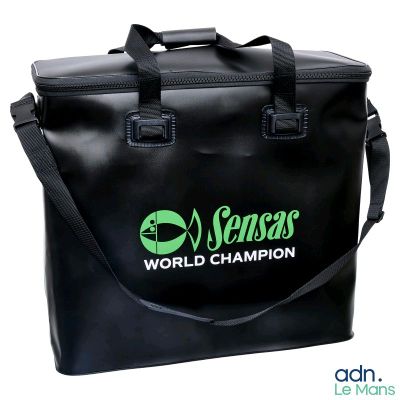 Le grand sac noir contient une balle de golf et un club de golf.