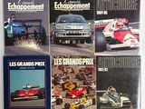 quatre livres figurant sur la couverture d'une collection consacrée aux courses automobiles