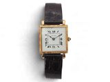 une image d'une montre-bracelet avec des chiffres romains