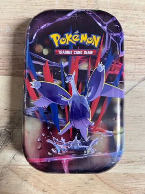 un gros plan sur une boîte du jeu de cartes à collectionner Pokémon