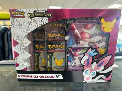 vitrine présentant des cartes Pokémon dans un magasin, destinées à la vente