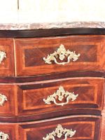 COMMODE en placage de bois de violette et de palissandre, la… (photo 4)