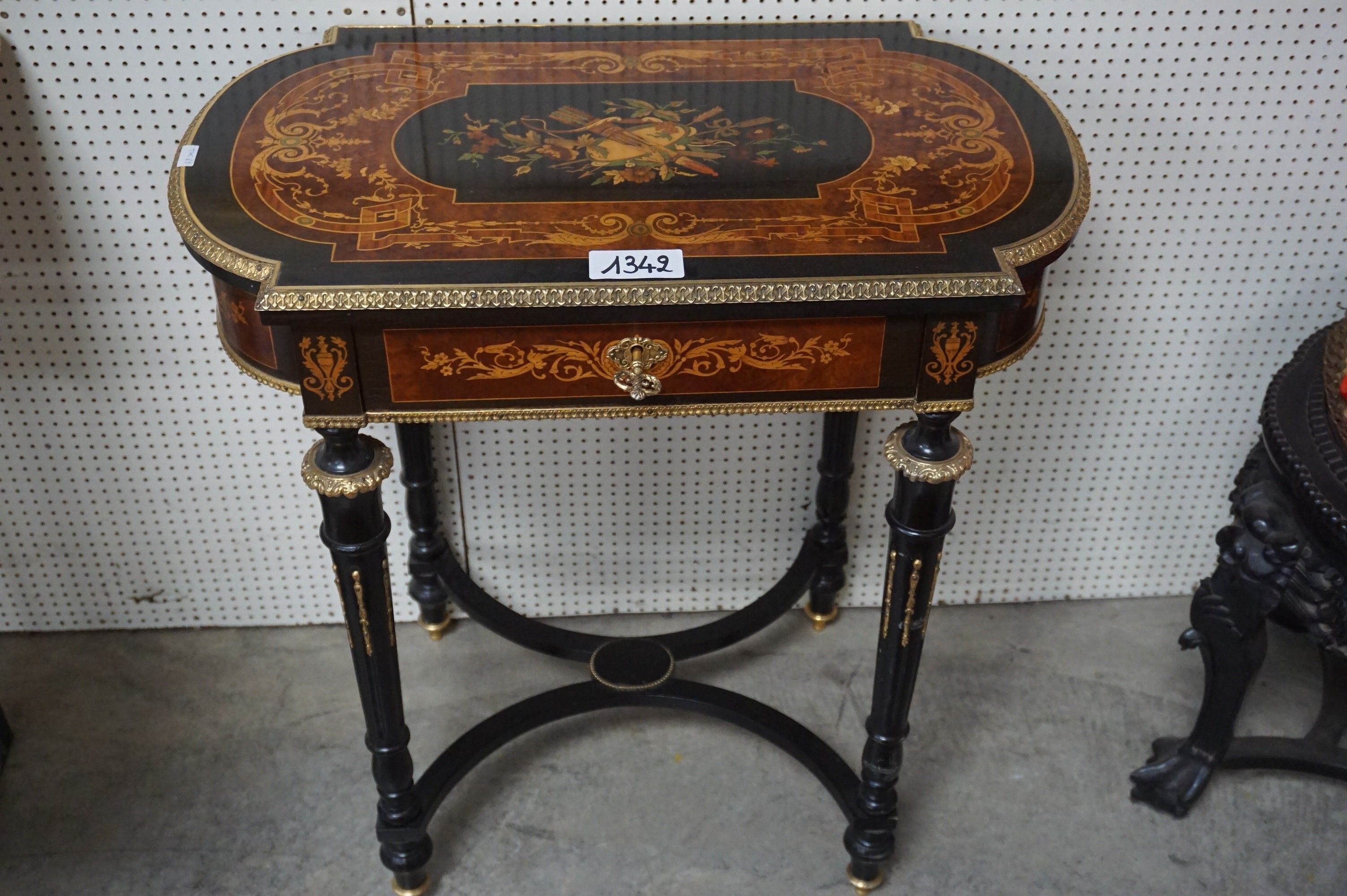 Jolie coiffeuse de style Marie-Antoinette – bois de racine e…