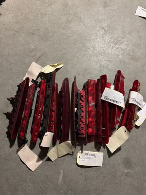 Lot à retirer à Lyon (69008) le lundi, mardi et jeudi de 08h…