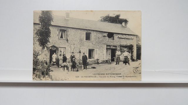 La Villetelle. : Un coin du Bourg. Atelier de Maréchalerie (PM 13...