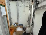 an image of a room with a lot of things in it