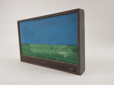 une image représentant un tableau bleu et vert sur fond blanc