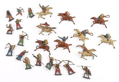 beaucoup de figurines représentant des personnes à cheval