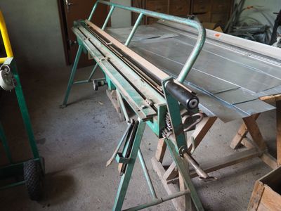 une photo d'une table en cours de réalisation