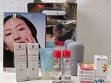 une photo montrant divers produits de soins de la peau posés sur une table