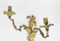 Belle paire d'appliques en bronze ciselé et doré présentant … (photo 6)