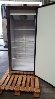 Armoire réfrigérée négative inox ouvrant à une porte DYNASTE…