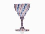 un verre à vin orné d'un motif rouge, blanc et bleu