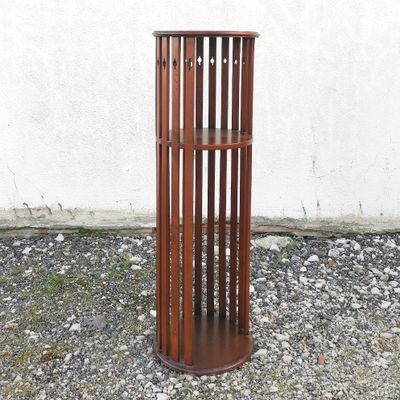 Meuble étagères type colonne, bois massif. Bon état, imperfections d’u