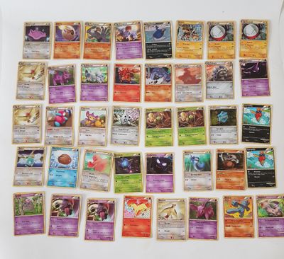 HS TRIOMPHE - lot de 40 cartes Communes pokémon - near mint