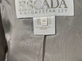 a close up of a label on a jacket that says canada