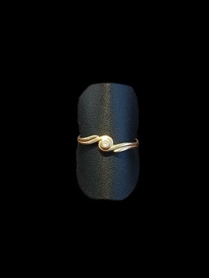 Bague en or jaune 18k (AC), sertissant un petit éclat de pie… - Photo 1