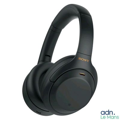 Les écouteurs Sony sont noirs et présentent des touches dorées.