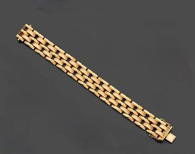 un bracelet en or 18 carats