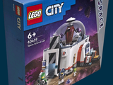 une boîte contenant un ensemble Lego City