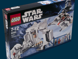une boîte contenant des sets Lego Star Wars sur fond bleu