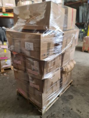 Palette d’environ 260 kg de vêtements crème contemporaine – …