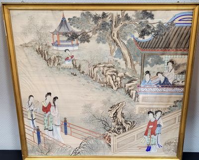 tableau représentant un paysage chinois avec des personnages et des animaux, dans un cadre doré