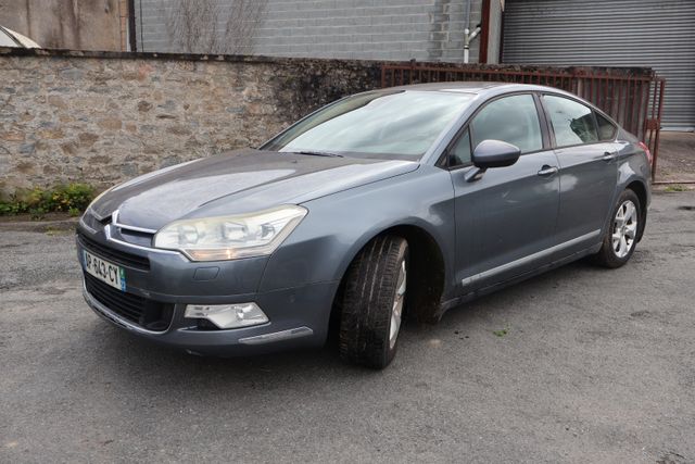 Véhicule particulier (succession des domaines) CITROEN C5 2.0 HDi...