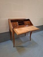 Petit secrétaire à abattant en bois de placage à décor de cr… (photo 2)