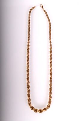 gros plan d'un collier sur fond blanc