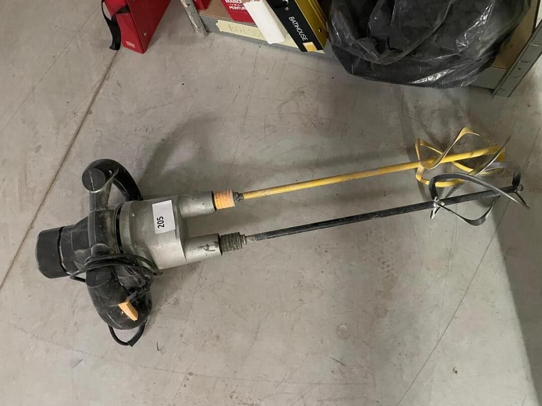 Un malaxeur FAR TOOLS