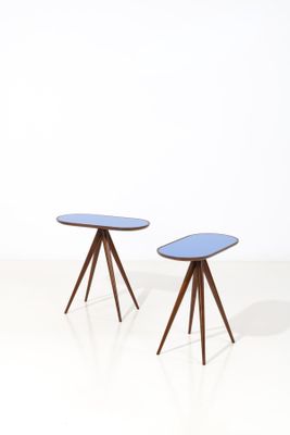 paire de tables d'appoint de style « mid-century modern » dans le style de Person