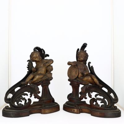 PAIRE DE CHENETS En bronze à patine brune - Photo 1