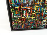 une photo d'une œuvre d'art multicolore