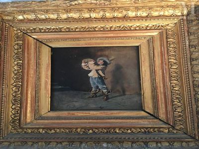 une photo d'un tableau représentant une femme tenant un enfant dans ses bras