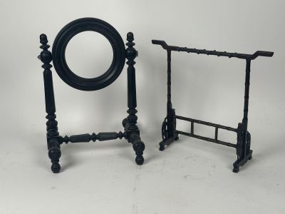 paire de miroirs anciens en fonte avec leur pied