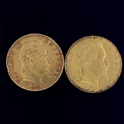 deux pièces d'or, dont l'une représente la tête d'un homme et l'autre
