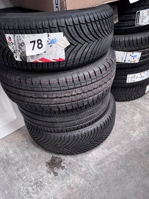 1 lot de 8 pneus de divers tailles et divers marques