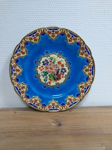 LONGWY : assiette en faïence modèle Renaissance. Diamètre 25cm