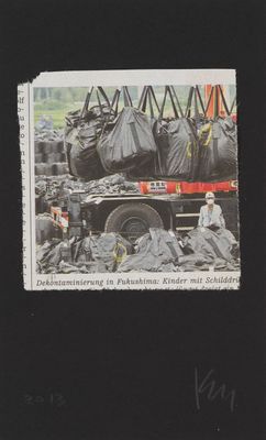 une photo d'un camion avec des sacs à l'arrière