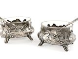paire de sucriers et de beurriers plaqués argent, avec cuillères