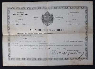 un vieux document sur lequel figure une image représentant des armoiries