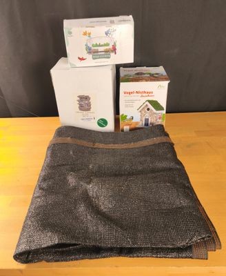 Lot de 3 articles de jardinage/décoration de jardin : - Une …