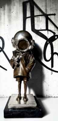 Banksy (d après) SPACE GIRL and BIRD (la fille de l'espace e…