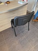Bureau en mélaminé clair à caisson intégré à trois tiroirs e… (photo 3)