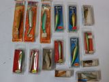 de nombreux types de leurres de pêche sur la table