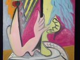 un tableau représentant une femme avec une harpe posée sur une table