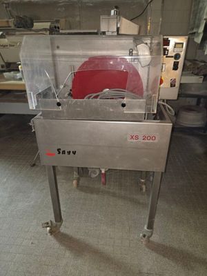 an image of a machine that is in a kitchen