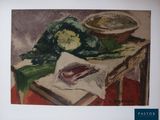 une photo d'un tableau représentant un poisson et des légumes posés sur une table