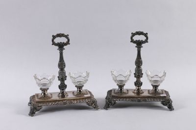 FRANCE après 1838. Paire de nécessaires à condiments en argent 950 ‰ à